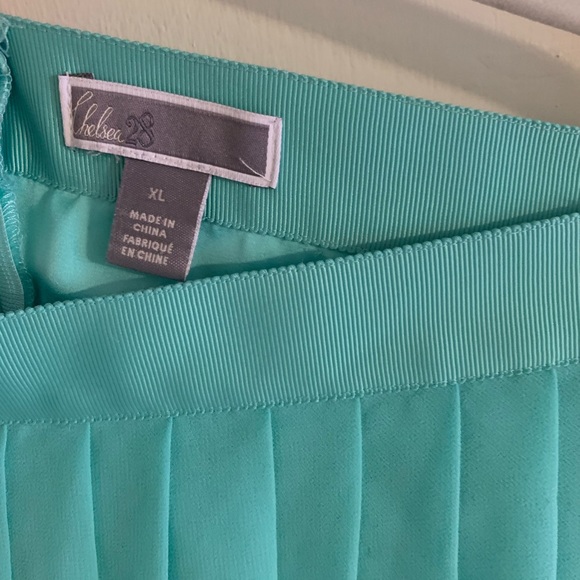 Light teal/aqua skirt plus size - Picture 4 of 4
